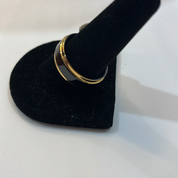 DF MEN ALL Black GOLD RIM  8mm CARBON FIBER TUNGSTON RING BRAND NEW - Picture 3 of 3